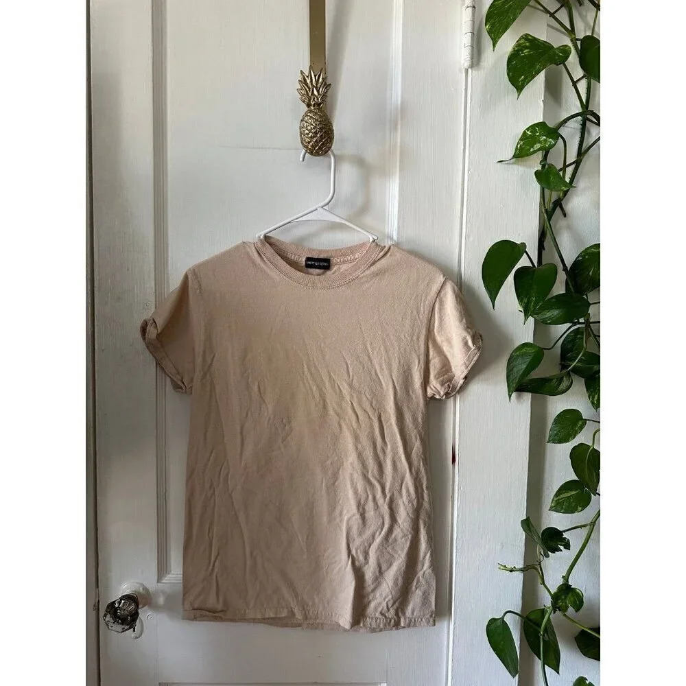 Pretty Little Thing women’s size small shirt
